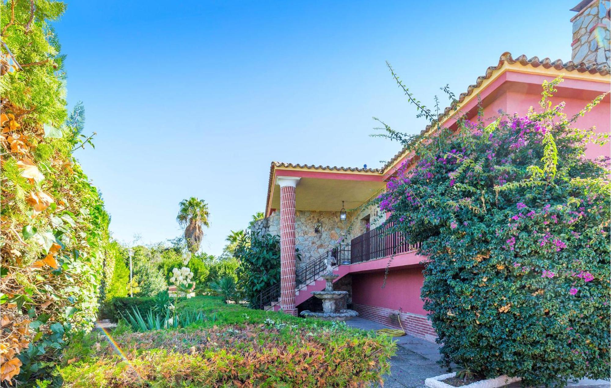 Holiday home Awesome In Moron de la Frontera